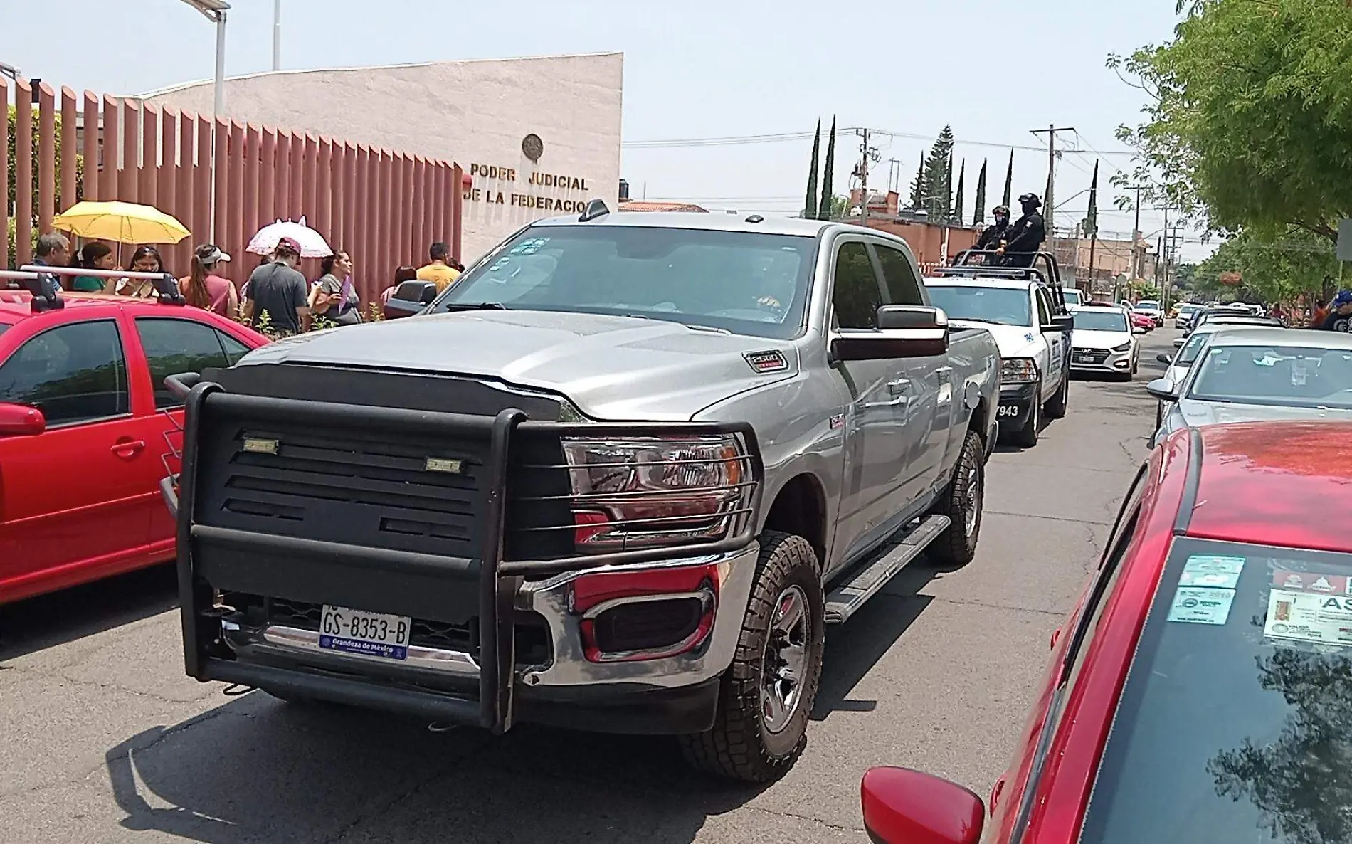 camioneta blidada del municipio 